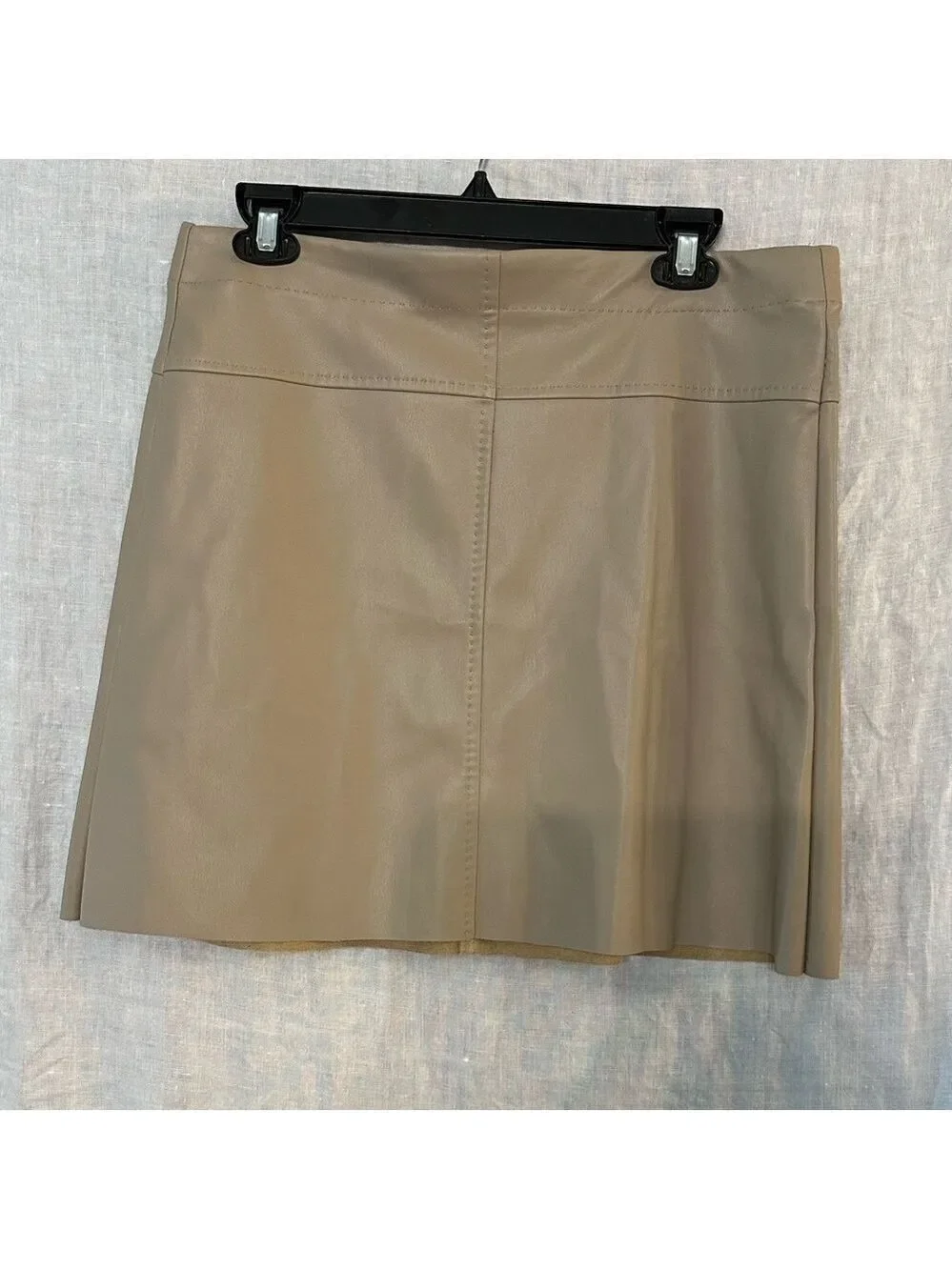 Max Studio Women’s Faux Leather Mini Skirt Bone color Size Large NWOT